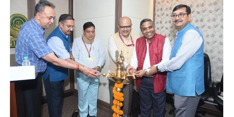NABARD Organises Handloom Exhibition and Seminar in Delhi, Generates Over Rs 3 Lakh in Sales